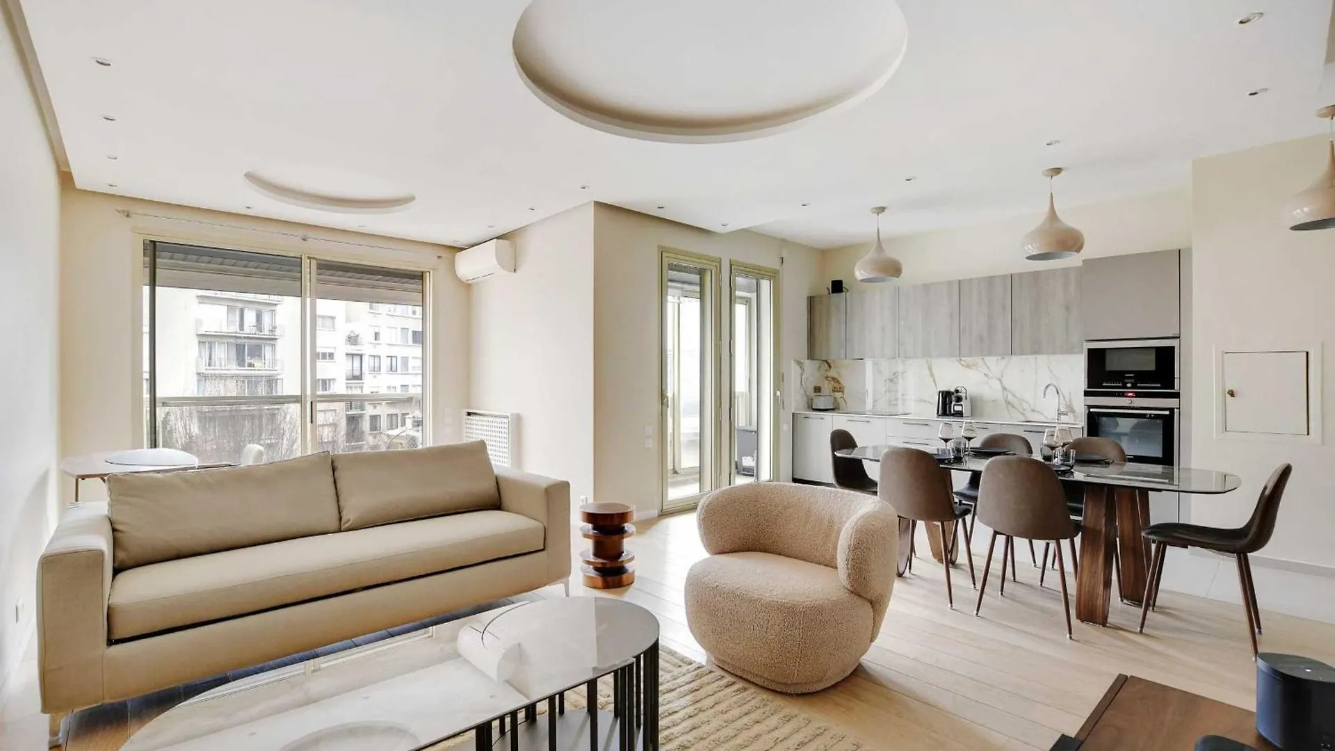 Modern Elegance A Stone's Throw From The Arc De Triomphe * Paris
