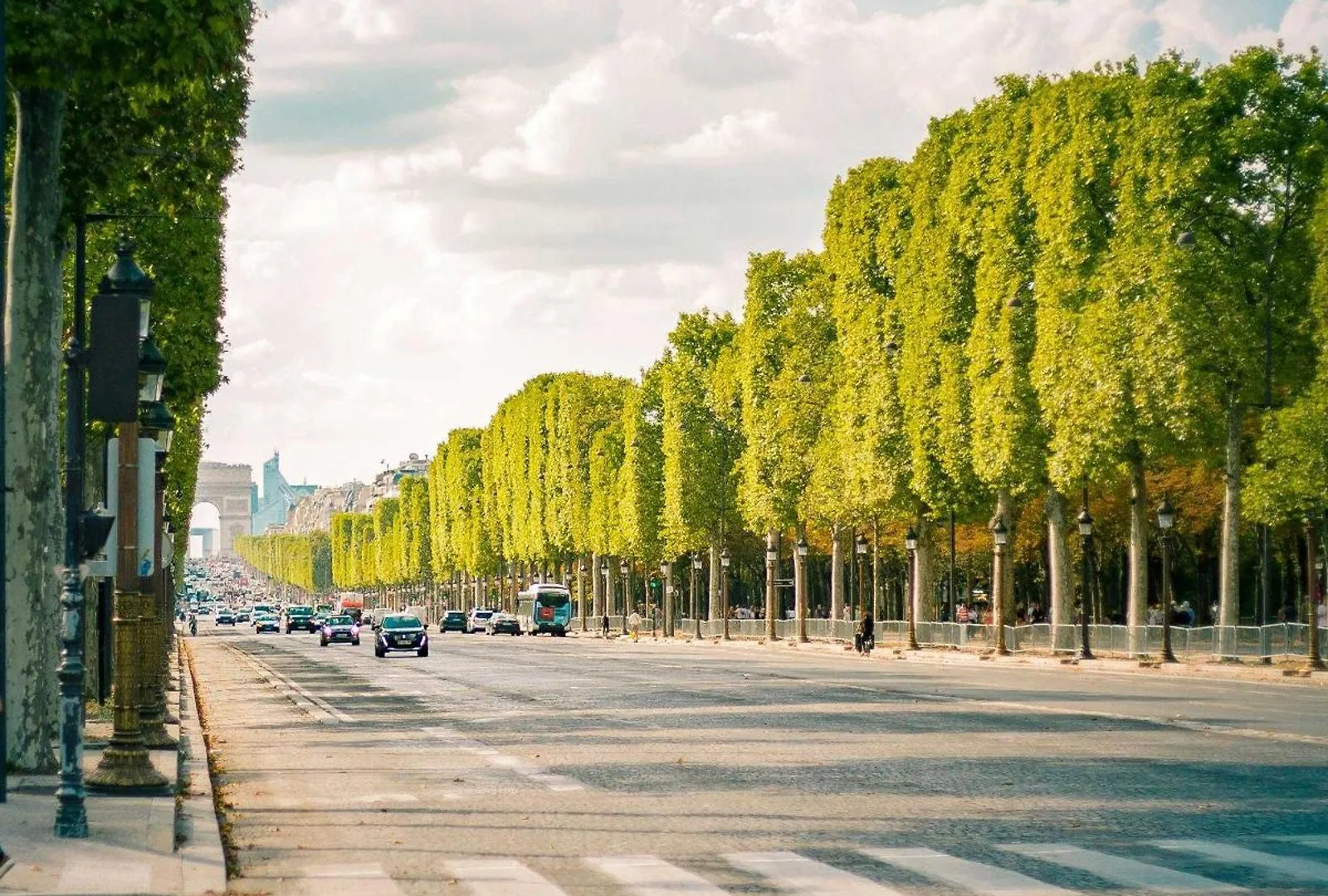 Modern Elegance A Stone's Throw From The Arc De Triomphe * Paris