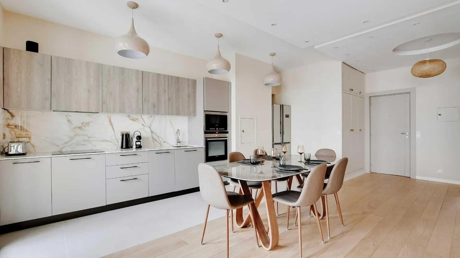 Modern Elegance A Stone's Throw From The Arc De Triomphe Paris